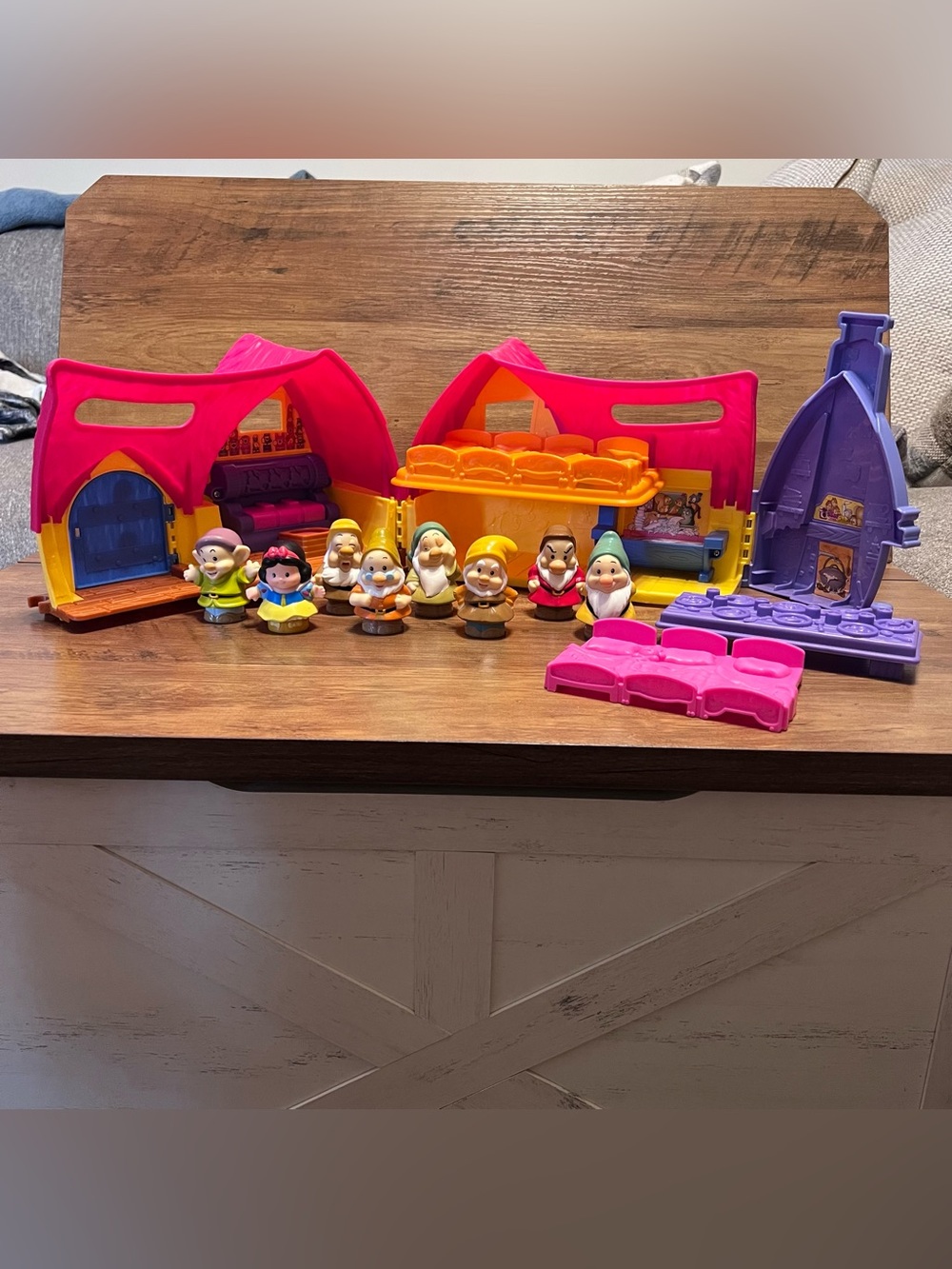 Fisher-Price Little People Snow White Seven Dwarfs Cottage Playset 2012 Complete
